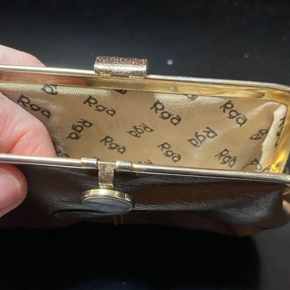 RGA vintage Brown Leather change purse - Picture 7 of 16